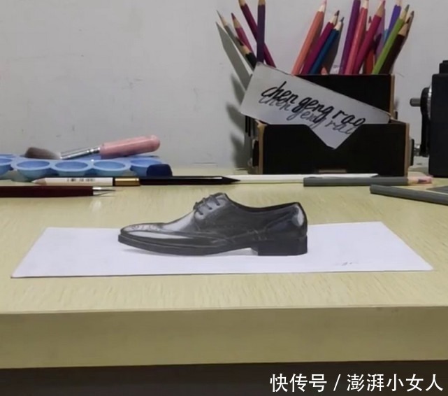 3d|本以为美术生手绘高跟鞋，画纸裁掉一截后，成画瞬间变身！