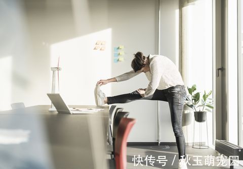 深蹲|再怎么懒,都要每天拉筋!让你的肉背、粗腿默默变的纤细!