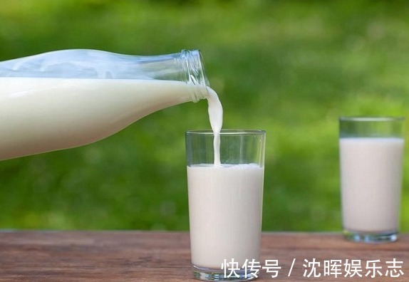 牛奶|有4种食物父母别吝啬给孩子吃,有助睡眠,有益于身高和大脑发育