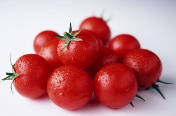 黄瓜中|西红柿便宜又好吃,但是吃西红柿有5大禁忌,很多人都不清楚