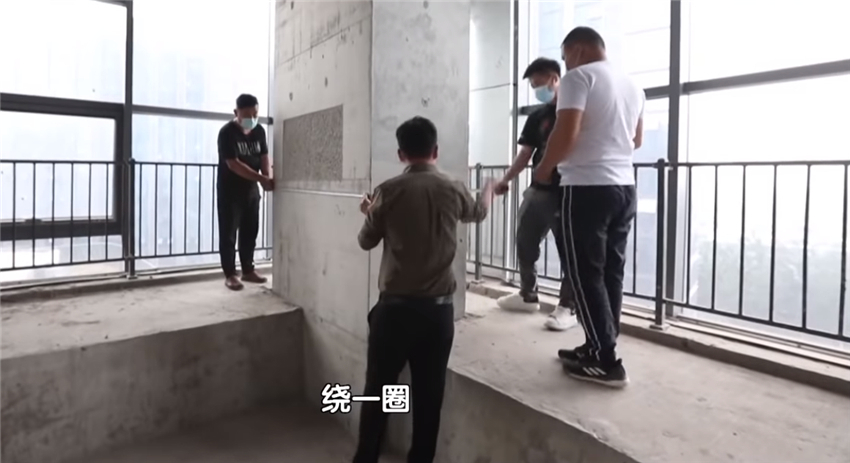 户型|北漂夫妻买下24㎡婚房,柱子4米宽,窗台就占户型面积一半