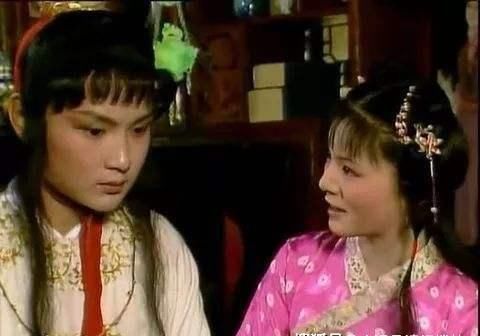 芳官挨打后,袭人为何让她喝贾宝玉的半碗剩粥其中大有深意
