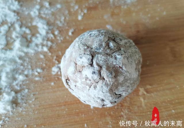 均匀|粘豆包出锅了,瞧瞧里面的食材,是不是有马上想吃一口的冲动?