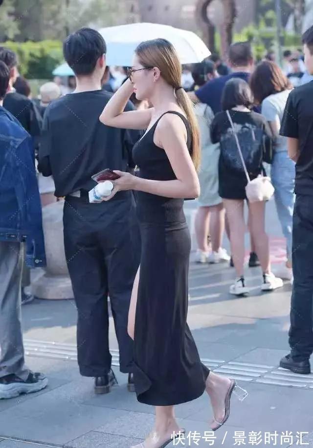 美女 难道今年流行透明高跟凉鞋吗?30位美女穿出了简约而不简单的效果