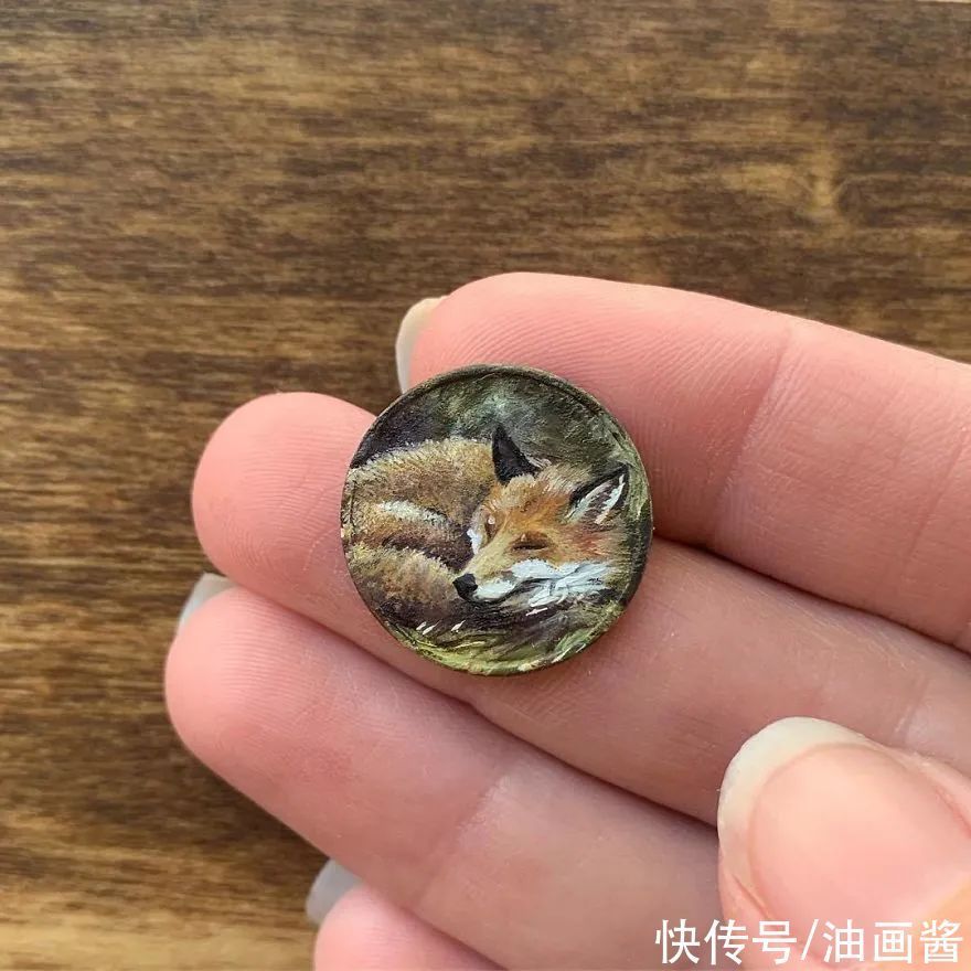 小画&她在硬币上画画,满满的都是细节,网友直呼爱了爱了