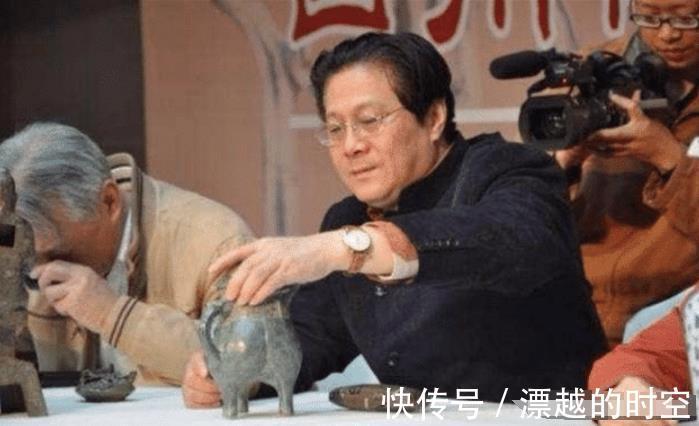 节目组|少女偷拿母亲“切肉刀”鉴宝,鉴定后专家手抖,少女腿都软了