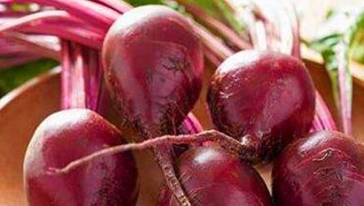 身体|中年人想要身体好,多吃4种食物,补血益气,清理体内毒素