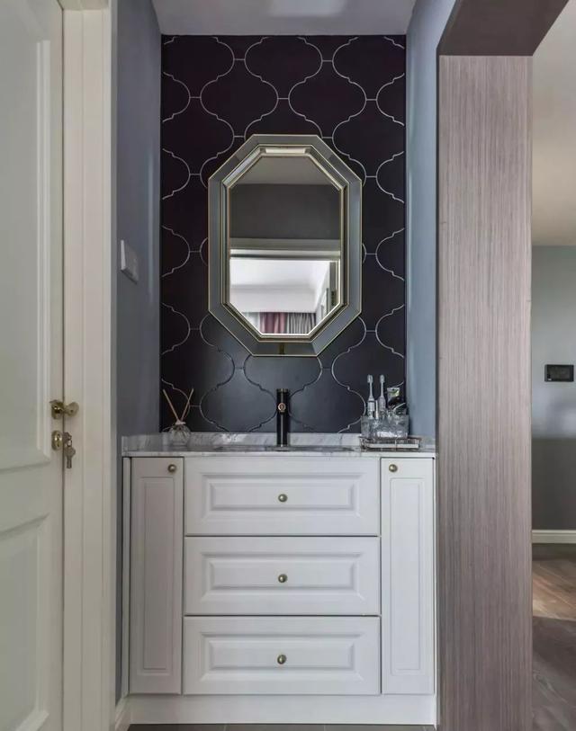 收纳|120平轻奢风三居,充满活力和温馨的婚房设计