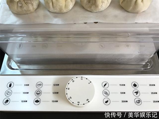 饺子皮加1碗糯米，做成快手早餐，皮薄馅大，一人一屉不够吃