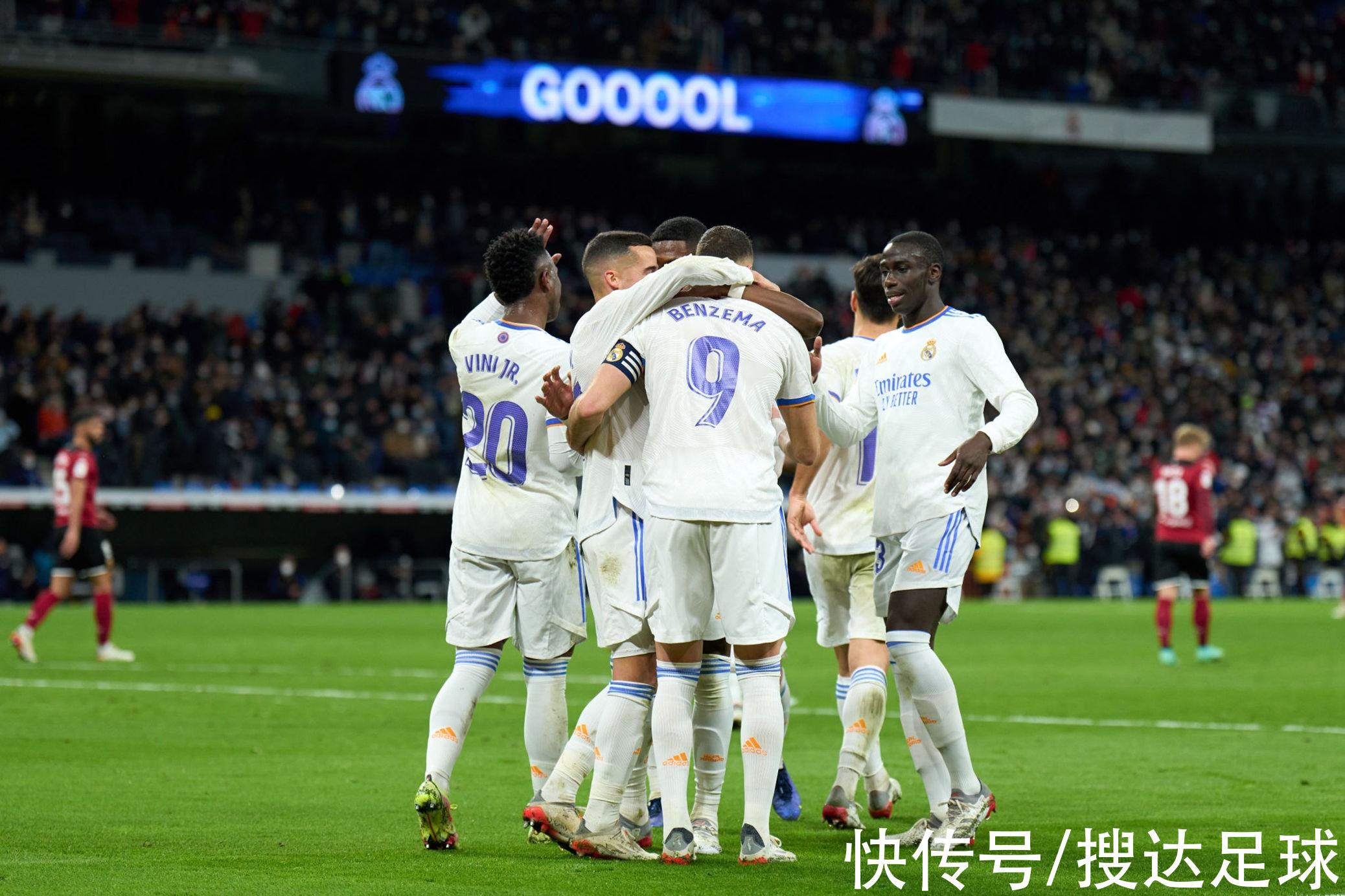 皇马|4-1大胜！1-1被绝平！西甲悲喜之夜：皇马8分领跑，巴萨被羞辱