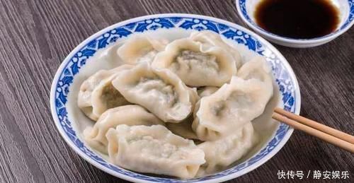 包萝卜饺子,这一步不能少,萝卜不出水,新鲜没怪味,孩子也爱吃