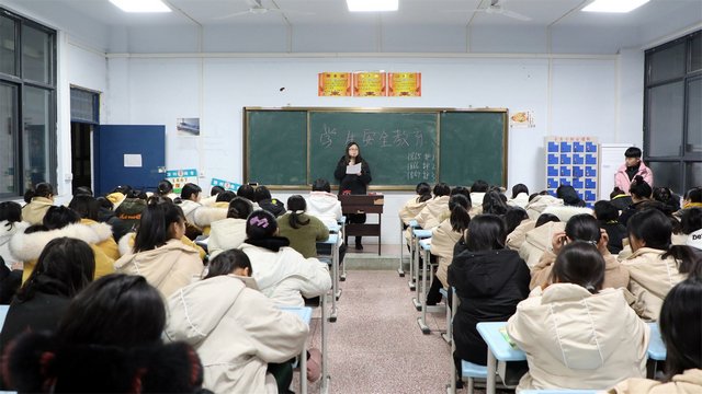 真的|女童被风筝甩至半空，所幸只是惊吓，群众的举动真的太暖了