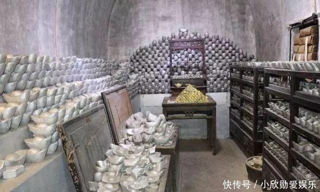 官场|对比一下左宗棠就知道,李鸿章纵横官场40年,到底贪了多少!