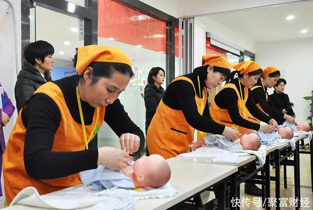 月嫂|三大高薪又缺人的职业,曾经被年轻人抛弃,如今再度高薪翻红