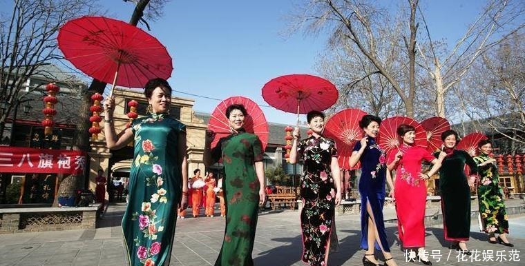 简约|日本82岁奶奶火了,身材发福但穿衣简约时髦,网友:比穿旗袍好