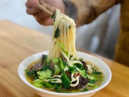  美食|一位难求!宁波这家街边小馆,每天中午挤满人!十多年来只做这类美食…