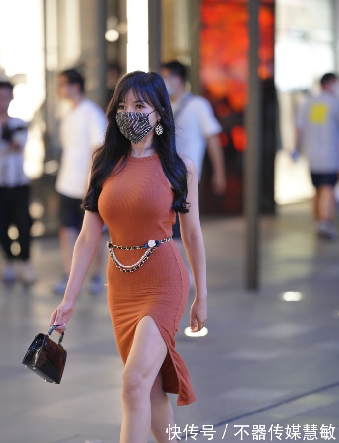点睛之笔|“橙”风破浪,既有气质又显身材,轻松解决穿搭问题!