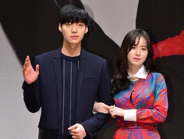 韩综《我们离婚了》开播,离婚明星夫妻再次重聚,网友:想看双宋