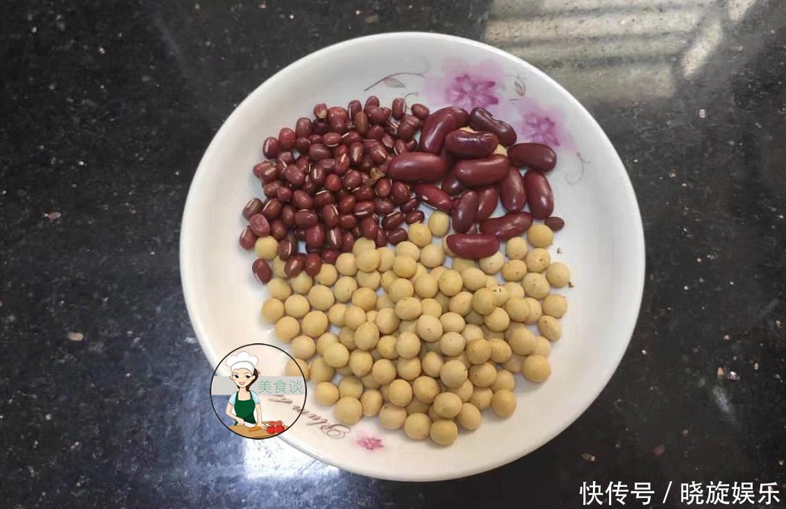 早餐别老喝黄豆浆了,试试这碗营养豆浆,香甜细腻,营养又暖身