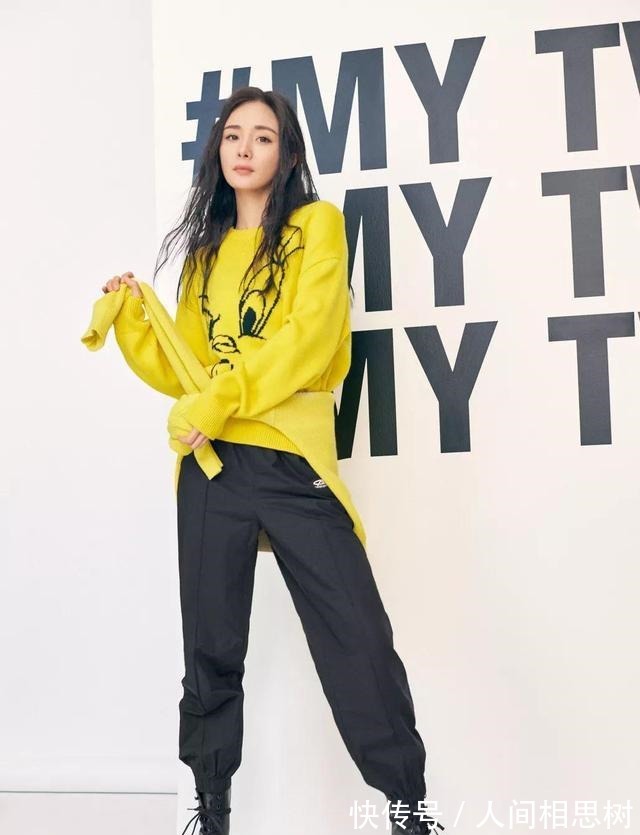 高跟鞋 阔腿裤终于失宠了,现在流行的是“慢跑裤”,舒适显瘦还特别减龄!