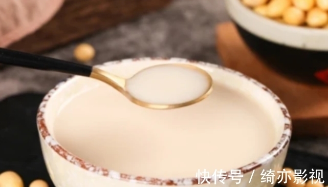 脑梗|血管“疏通剂”已被发现,不是山楂,血脂偏高的人不妨常吃,血脂或能稳稳降