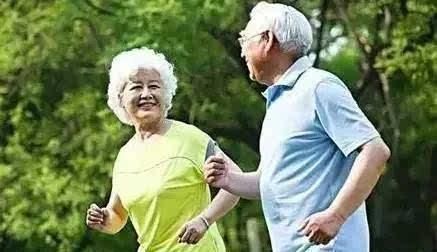 玫瑰花茶|长期失眠,身体受不了?多吃5种食物,养心安神,失眠不来扰