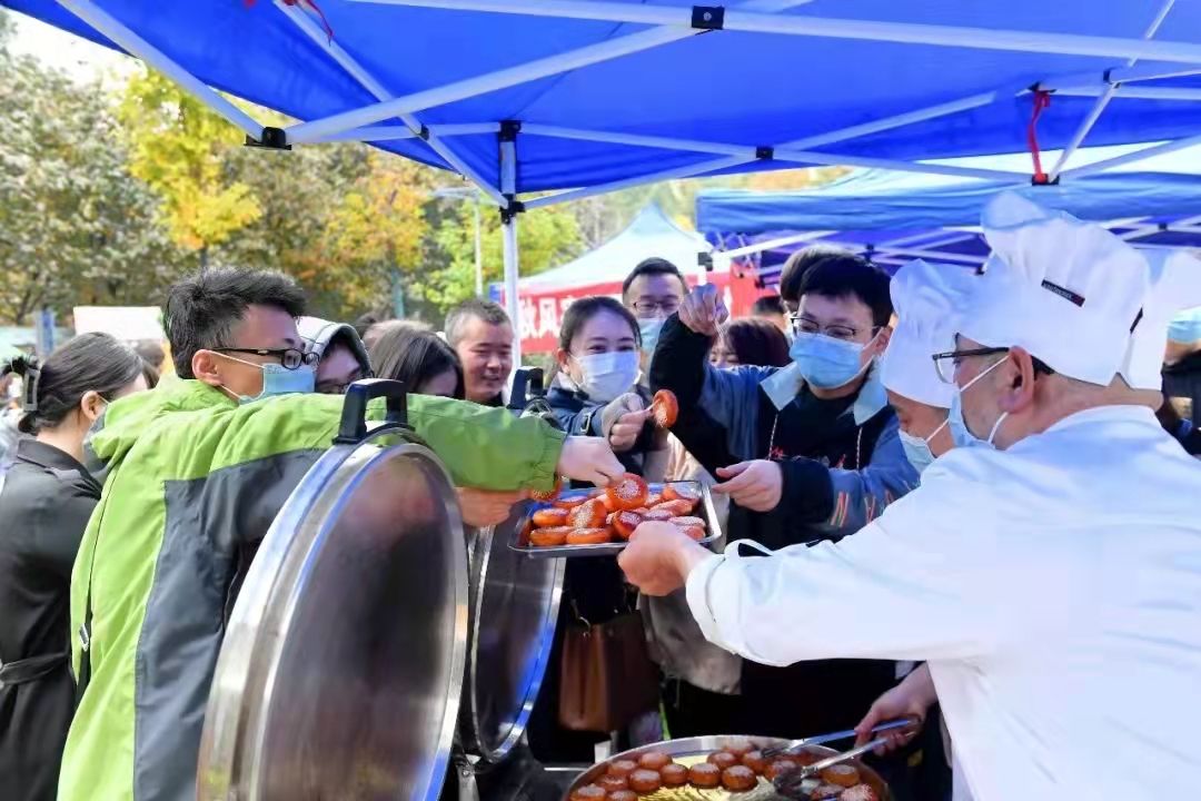 柿子|西北工业大学举办第三届柿子采摘节