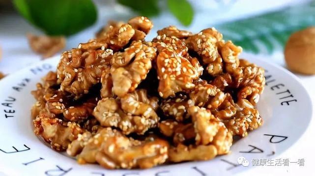 把核桃放锅里蒸一蒸，没想到这么厉害，涨知识了