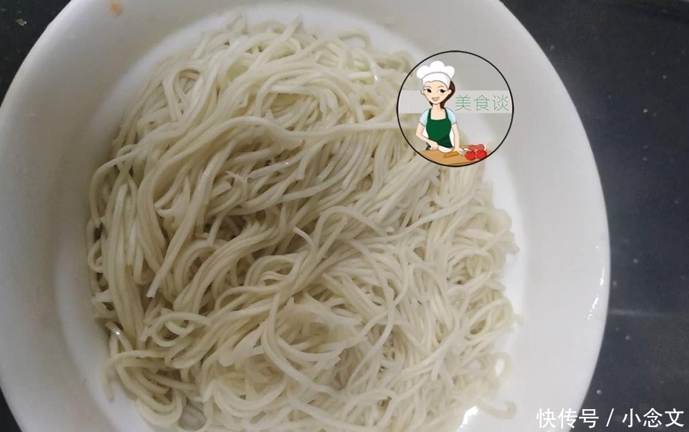 油锅|炒面时别急着下油锅,多做这一步骤,面条不粘锅,更香更有味道