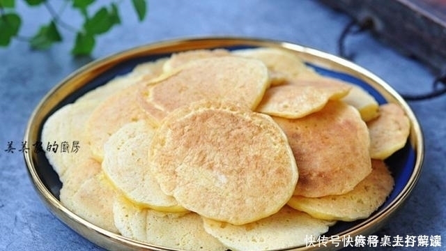 早餐饼种类那么多,我就爱此物蓬松柔软越嚼越香,1分钟1个