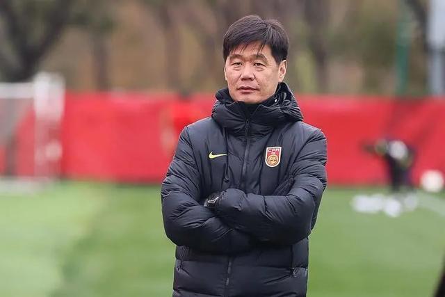 u23亚洲杯|凌晨0点!足协做出争议决定:李霄鹏再遭打击,球迷骂声一片