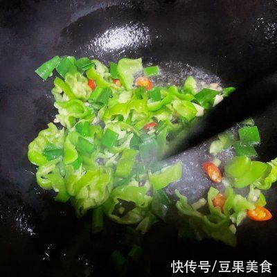 鲜贝露|超级下饭《老干妈豆豉烧蛋白》