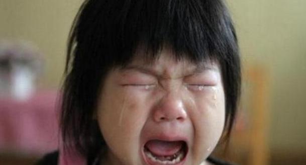 称赞|孩子扯断幼儿园老师“金项链”，妈妈处理方式被称赞：最高级炫富