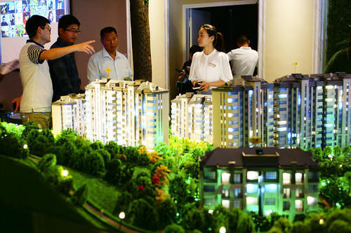买房|售楼部置业顾问建议：买房牢记7字“真言”，买中、买边、不买三