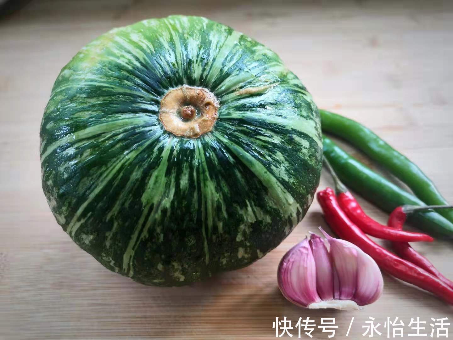 小面姨|夏天黄瓜丝瓜靠边站,多吃这瓜,明目解暑降三高,中老年人要多吃