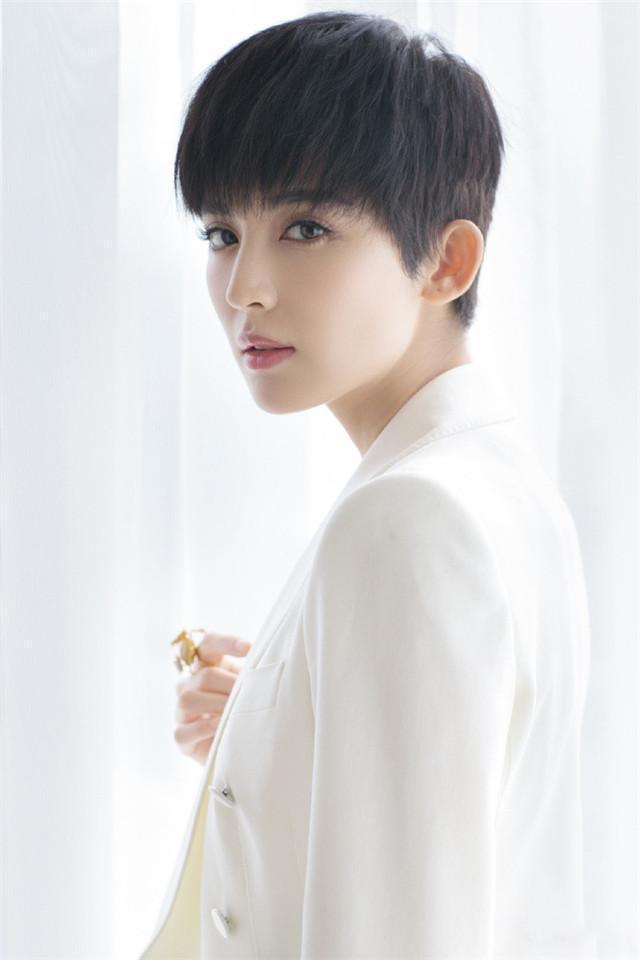 锁骨 公认最丑的4种女生“发型”,严重拉低颜值,你中了第几个