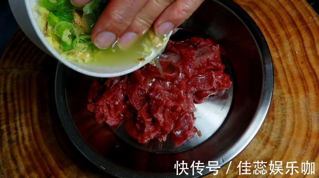羊里脊肉|葱爆羊肉在家怎么做羊肉鲜嫩甘香、大葱脆嫩！大厨教你正确做法