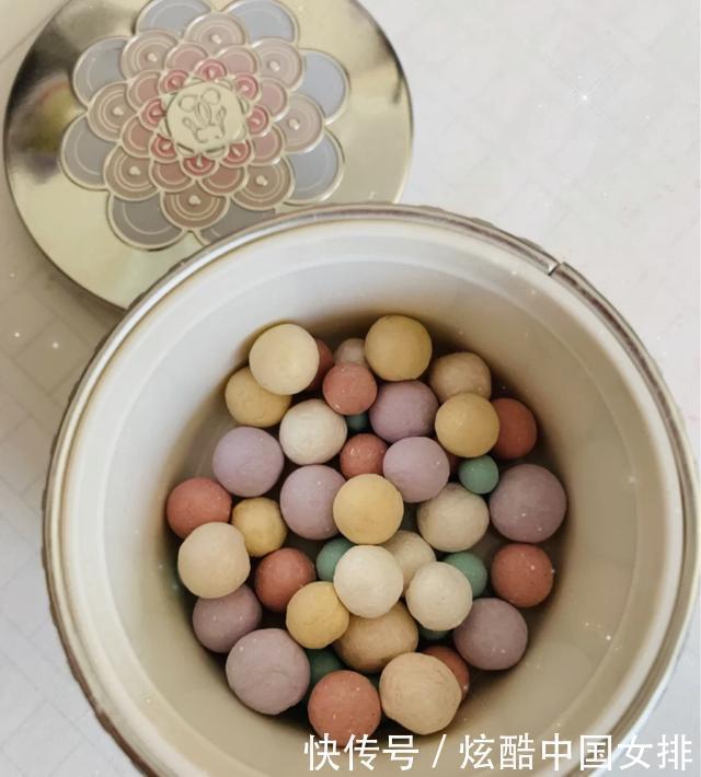 滋润度|火了几年的大牌美妆,真好用吗阿玛尼蓝标实力强,纪梵希不值得