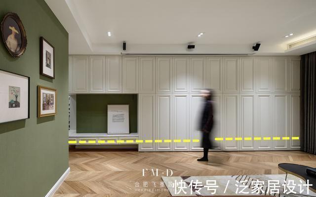 转角|奉劝买了无玄关户型的业主，入户门边做90°转角柜，满足一家收纳