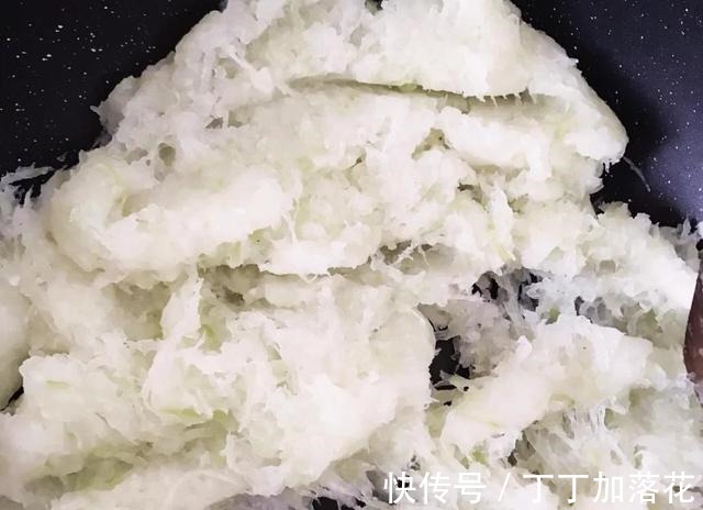 玉米油|夏季当季食材月饼,用冬瓜来做内馅,味道清淡,家人称赞!