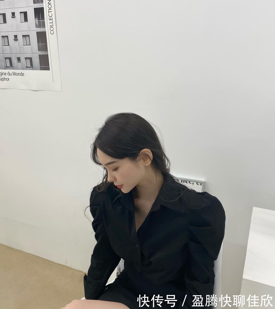 黑白配|还在穿传统的“黑白配”？黑白这么穿，高级性感又时尚