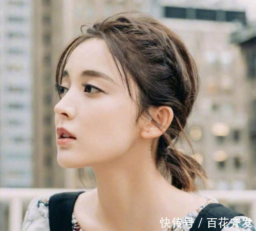 丸子头早就过时了,今年最流行的是“公主辫”,优雅气质全靠它