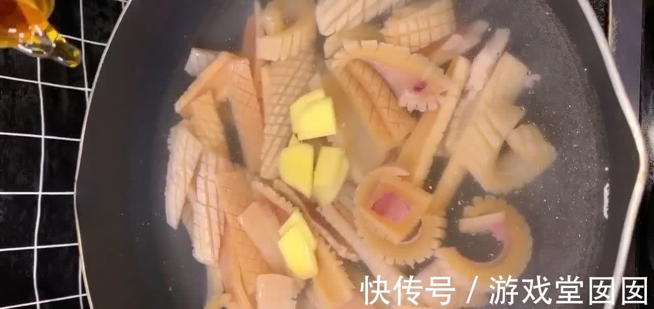 青椒炒鱿鱼,集香辣咸鲜4种特性,美观漂亮风味独特