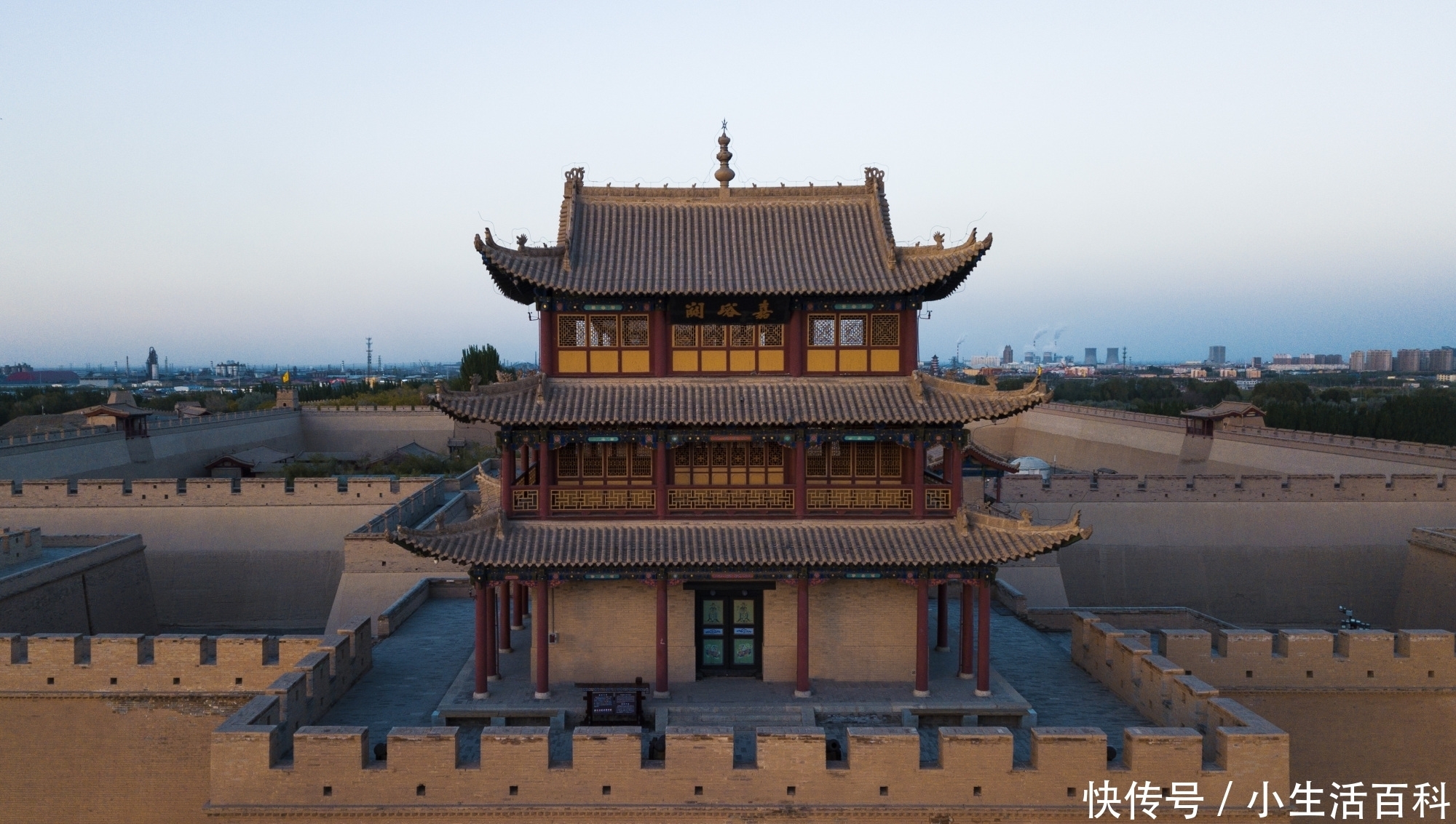 嘉峪关|万里长城最西端的城楼，虽然地处西北边塞，风格依旧精致华丽