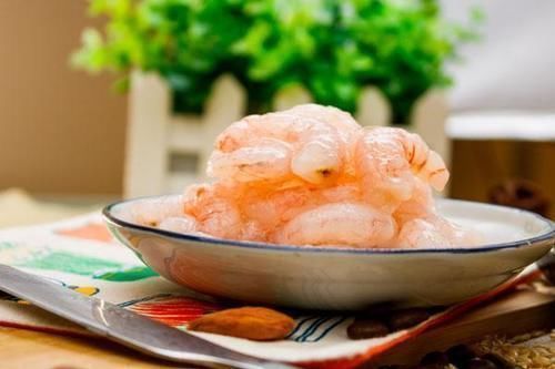 骨骼|绝经后的女性,容易骨质疏松?别慌,多做两件事,骨骼变强壮