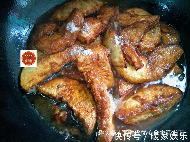 在家做茄子，我教你一招，不仅不吸油，味道比红烧肉还香！