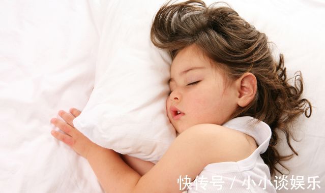 睡眠时间|在家从不午睡,去幼儿园后却会乖乖睡觉,看完监控让人心疼