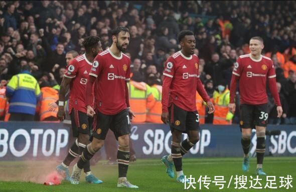 c罗|惊险4-2，赛季双杀！朗尼克神了：2个换人扭转局面，C罗做出牺牲