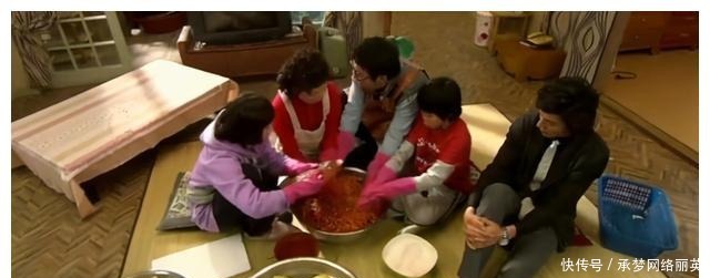 抢汉服熊猫还不够?韩网友称鞠婧祎《如意芳霏》抄韩国放河灯习俗