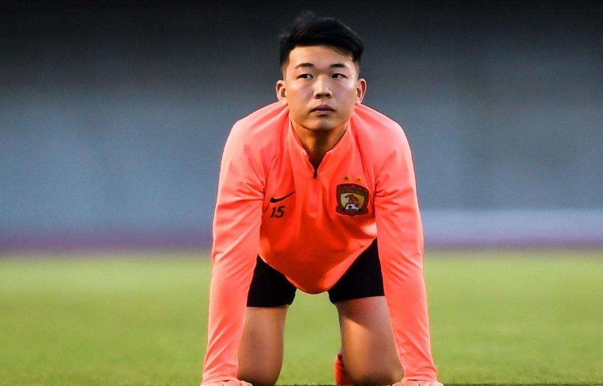 李霄鹏|国足最强中场!此人呼声最高取代徐新,中超3项数据排名第一